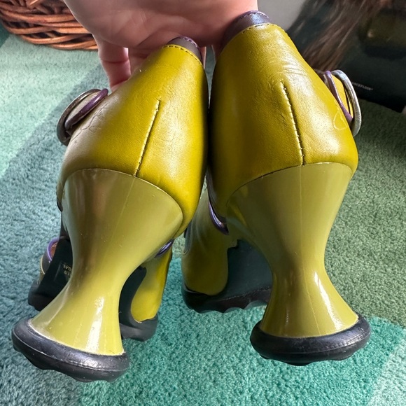 Fluevog NEARLY NEW Mini Elif olive/gray/purple asymmetrical buckle heel - 8.5 - Picture 9 of 16